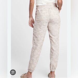 Athleta Taupe and White Linen Joggers